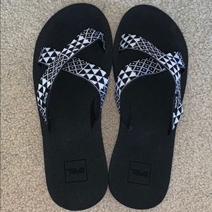 Teva sandals NEW